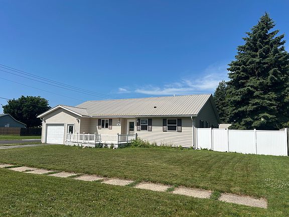 2nd image of 137 Maple St