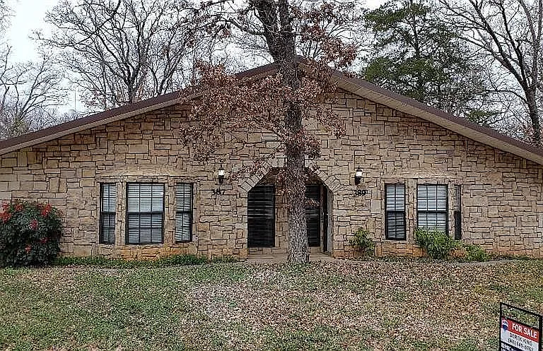 387 Denison Dr — Photo 2