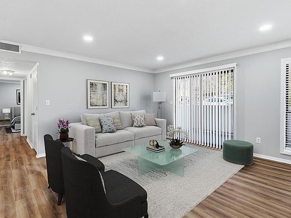 5th image of 601 Wynnes Ridge Cir SE