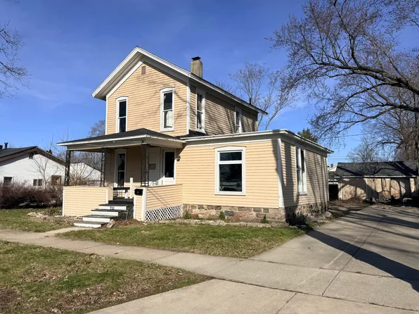711 Maple St, Three Rivers, MI 49093