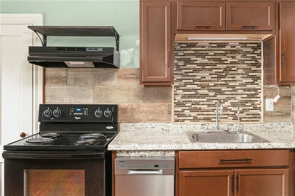 2 bed, 1.0 bath, 900 sqft, $1,950 — Photo 3