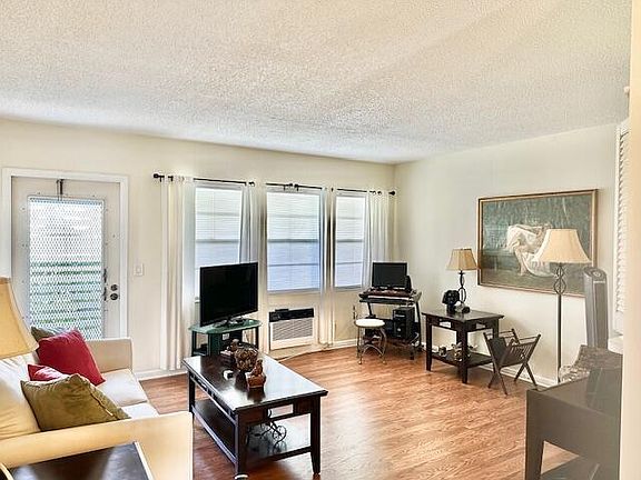 3rd image of 134 Brighton D