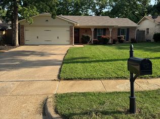 5302 Holly Trl, Arlington, TX 76016
