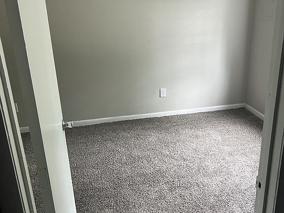 5th image of 115 Walnut St #8