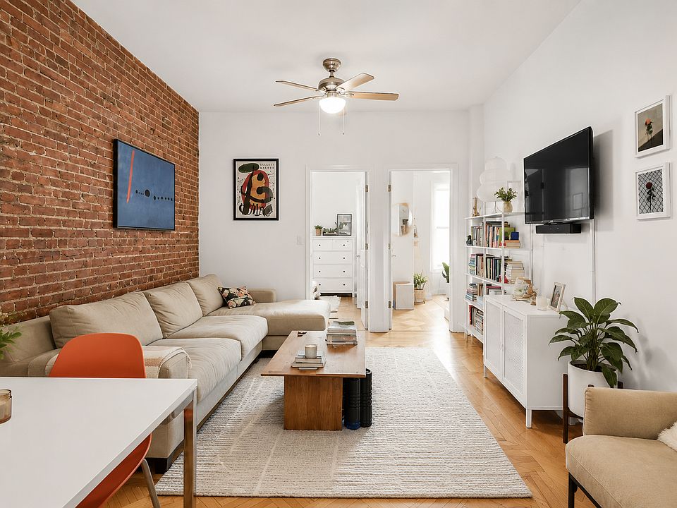 1st image of 268 Smith St APT 2
