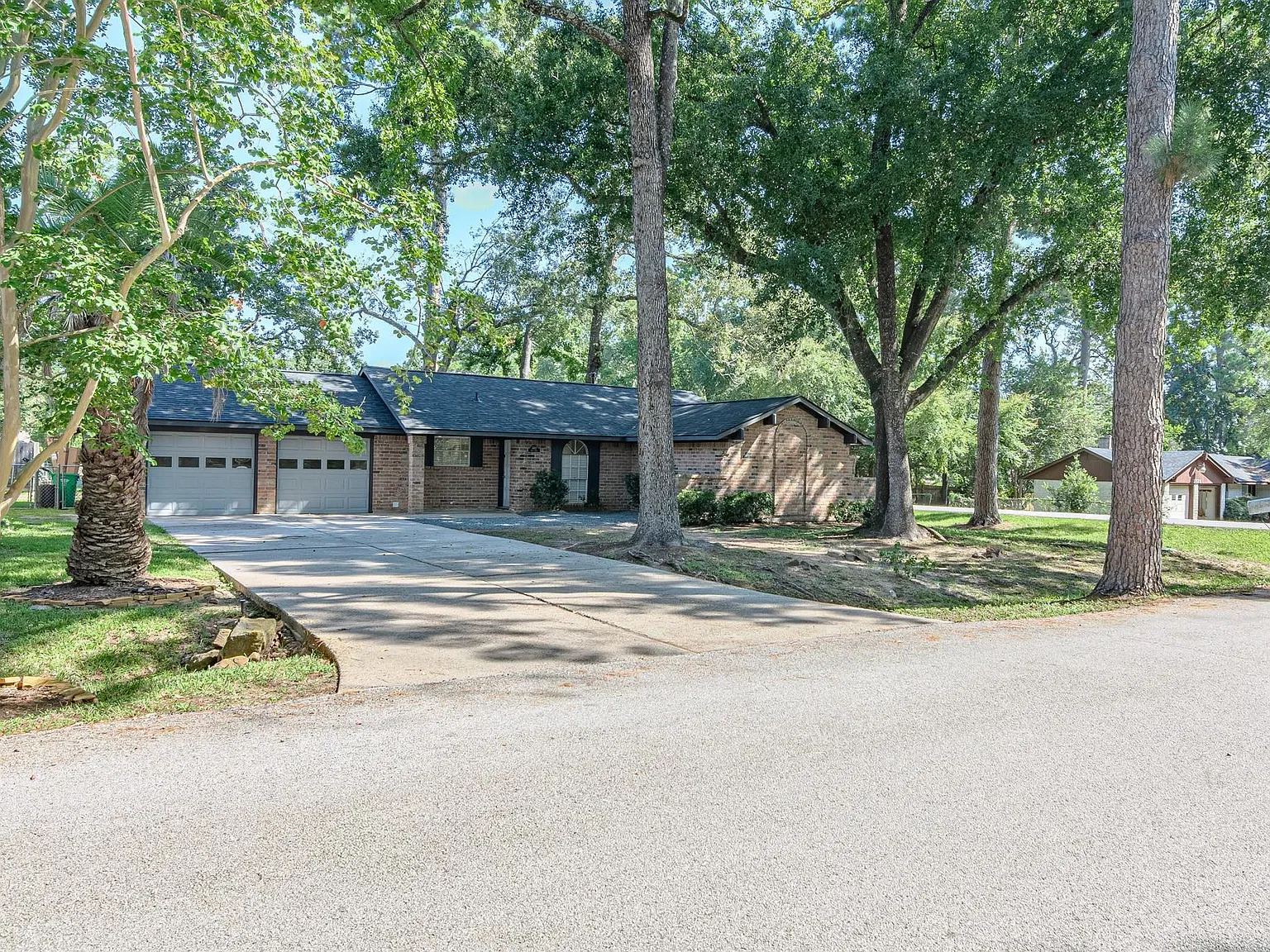 3 bed, 2.0 bath, 1221 sqft, $1,850 — Photo 1