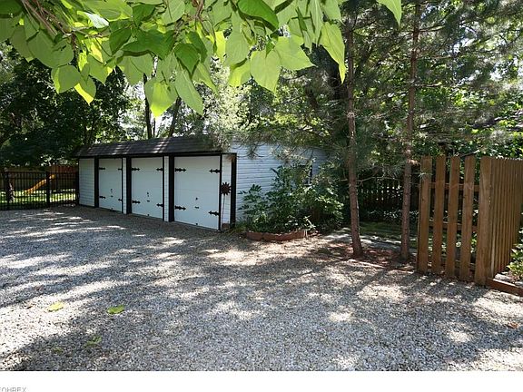 2nd image of 13955 Pearlview Dr