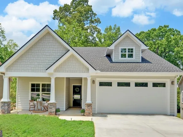 306 Water Tower Pl, Clarkesville, GA 30523