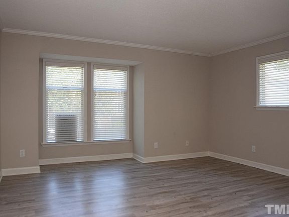 2nd image of 1031 Nicholwood Dr APT 103