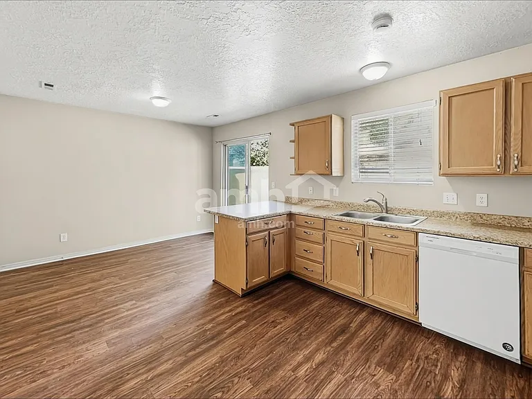 1370 N General Dr — Photo 4