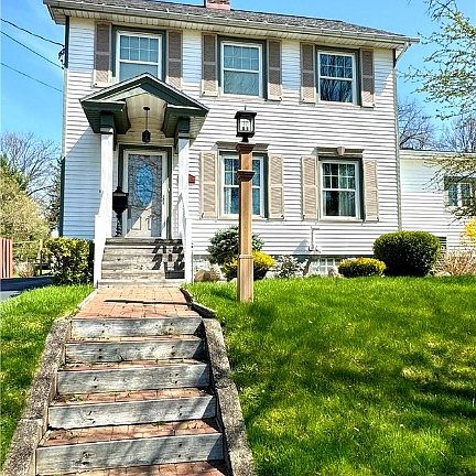 2nd image of 385 Ben Avon St