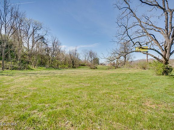 5th image of 435 Shelby Ln