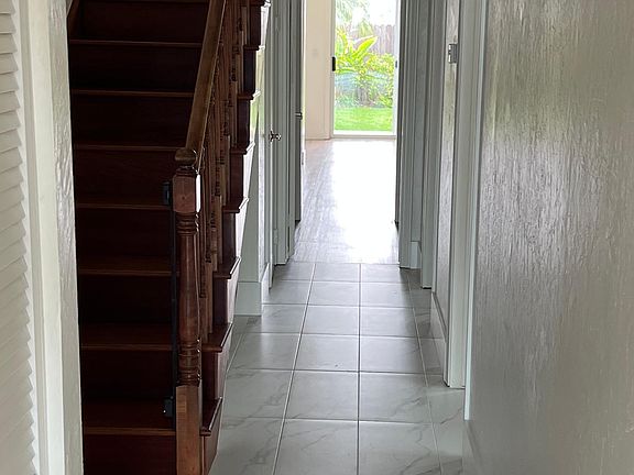 3rd image of 1590 Del Mar Ave