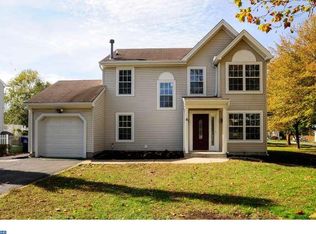 6 Pleasant View Dr, Burlington, NJ 08016