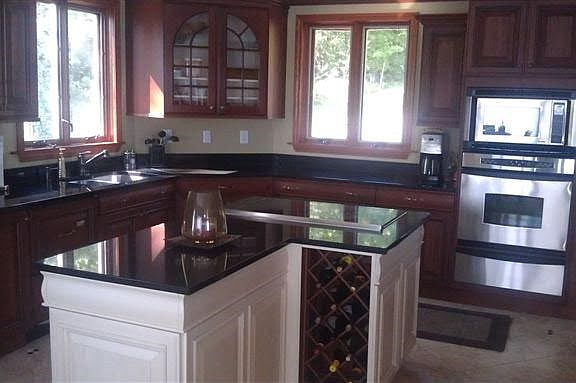 4th image of 107 Wood Cliff Dr