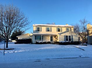 2 Boardwalk Cir, Bloomington, IL 61701