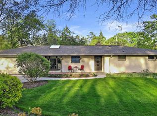 8940 N Pelham Pkwy, Bayside, WI 53217