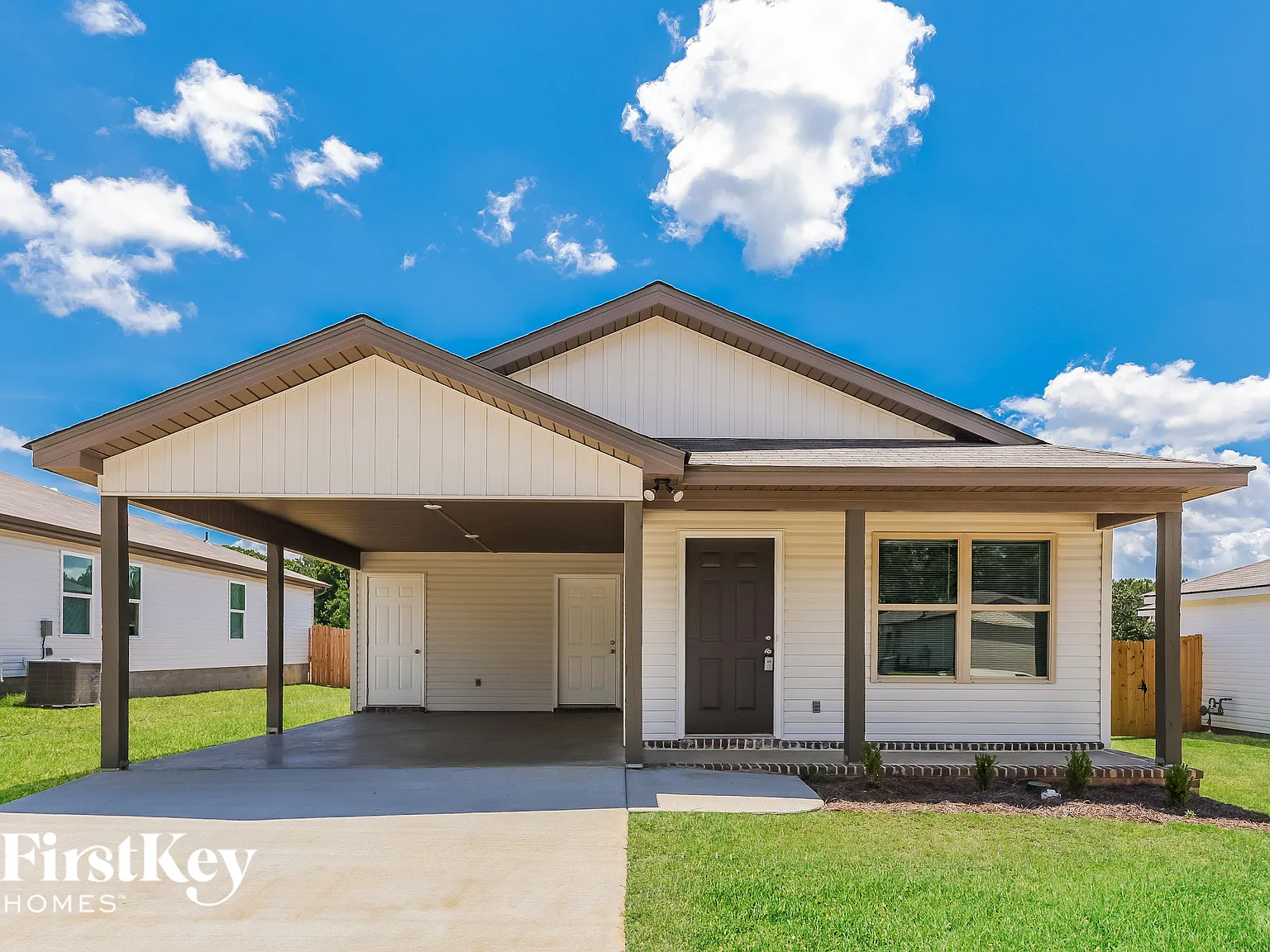 3 bed, 2.0 bath, 1227 sqft, $1,890 — Photo 2