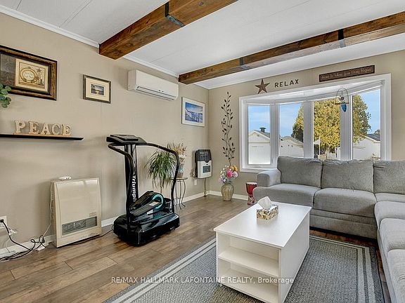 3rd image of 3535 Saint Joseph Blvd