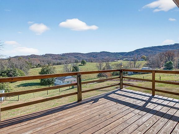 5th image of 22247 Lincoln Cir