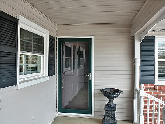 5th image of 2249 Trant Lake Dr