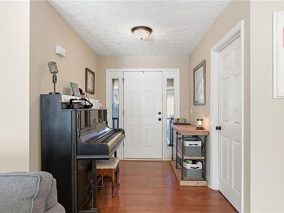 4th image of 1000 Blair Rd