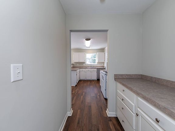 3rd image of 4001 Cedarwood Ln