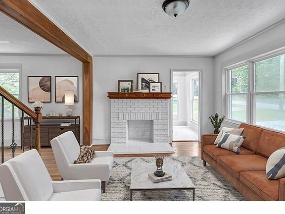 3rd image of 3746 Myrtle St