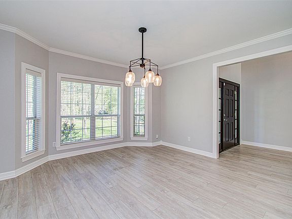 4th image of 143 Briar Meadow