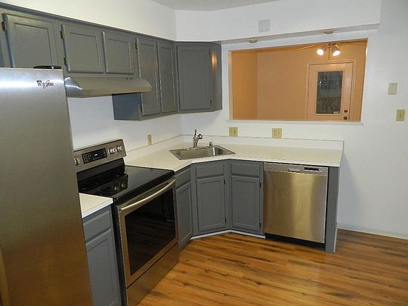 3rd image of 24 Burley Cir