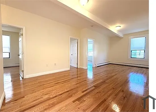 4 bed, 1000 sqft, $3,600 — Photo 2