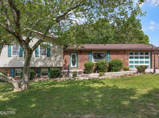 112 Shannon Rd, Jacksboro, TN 37757
