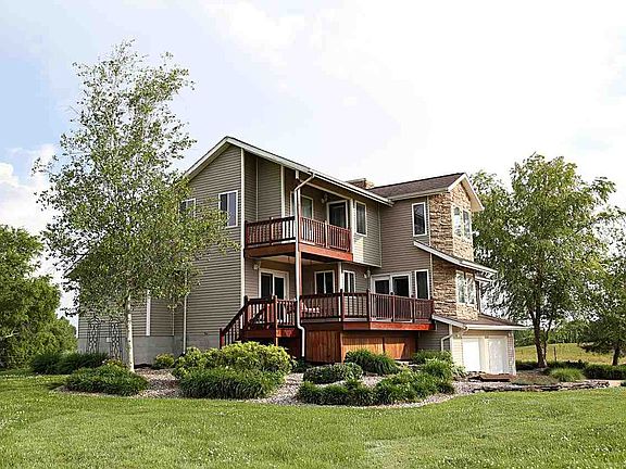 3rd image of 236 Creason Ln