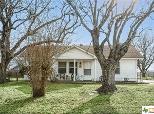 118 Henderson St, Point Comfort, TX 77978