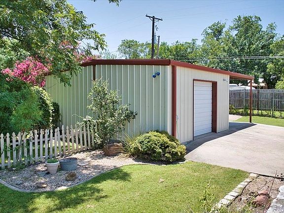 5th image of 704 S Live Oak St #0