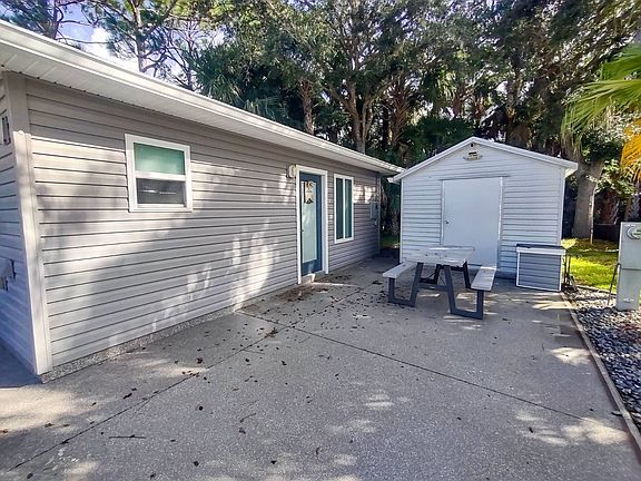 3rd image of 482 Oak Cove Rd