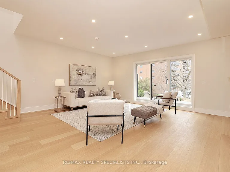 1048 Roosevelt Rd #MAIN — Photo 11