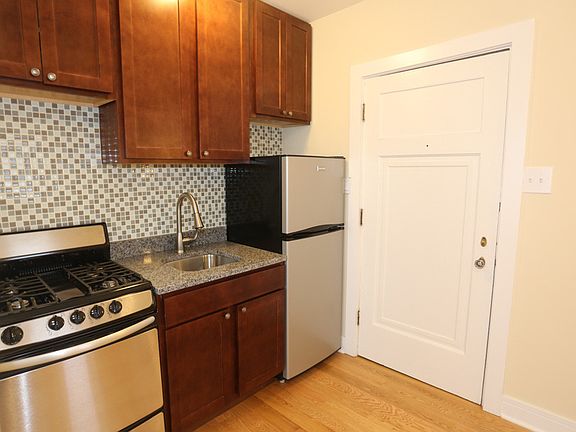 2nd image of 4546 N Damen Ave #514