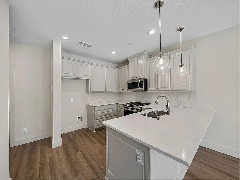 917 Emerling Dr — Photo 16