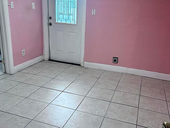 5th image of 11573 Dahlia Drive