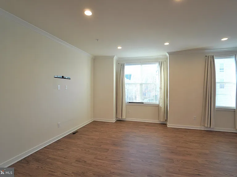 6 Manchester Dr — Photo 11