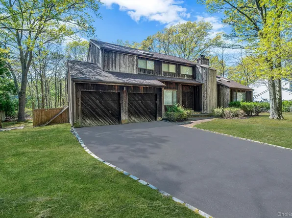 10 Lily Drive, South Setauket, NY 11720