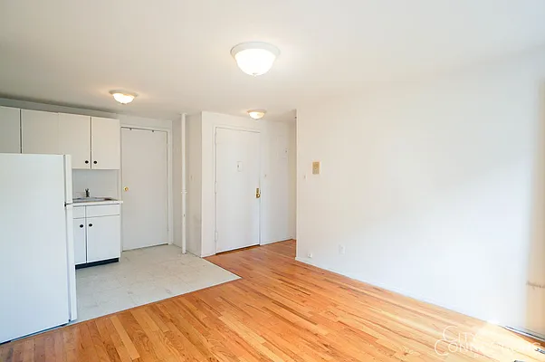 Rented by City Connections Realty | media 10