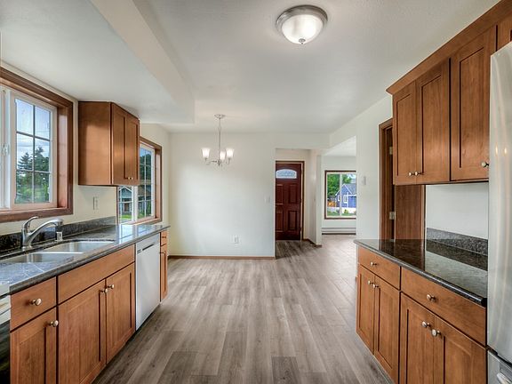 4th image of 2515 S Cushman Ave