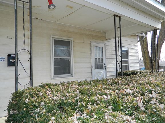 2nd image of 810 S Jefferson Way #2