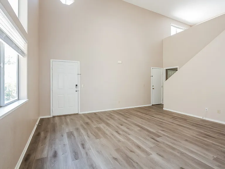 7512 Hickory Hills Dr — Photo 5
