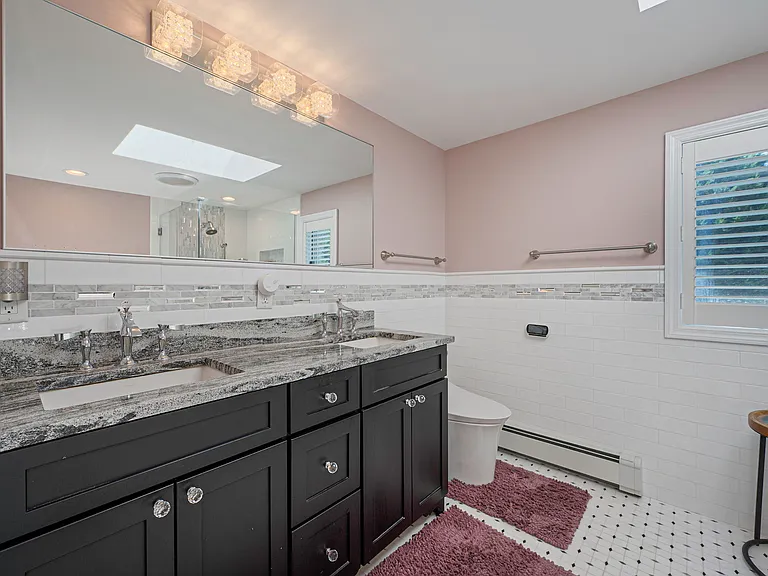 8 Paynes Ln — Photo 14