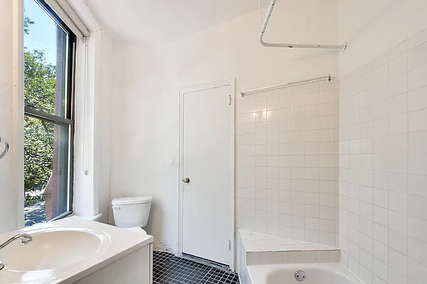 Rented by Oxford Property Group | media 22