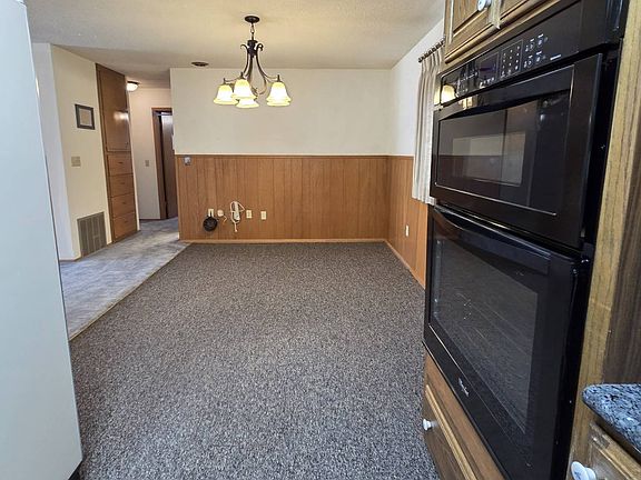 5th image of 306 1st St