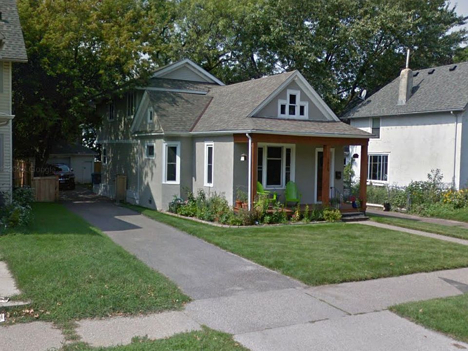 2nd image of 1810 Buchanan St NE